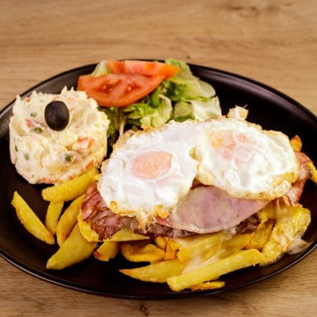 Chivito al plato La Mano de Pablo